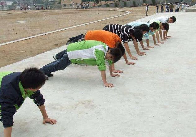 乐鱼(中国)体育俯卧撑一次做够“这个数”才是健康身躯90％的学生党不达标